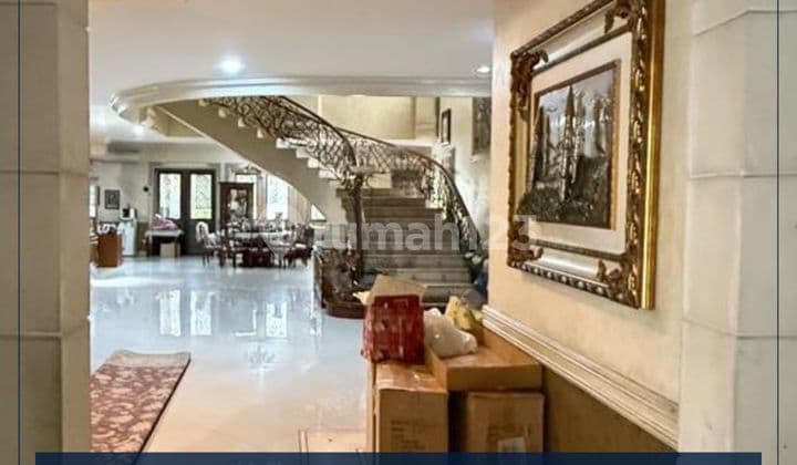 Luxurious Ready-to-Occupy House with Basement in Menteng, Central Jakarta, Freehold Certificate