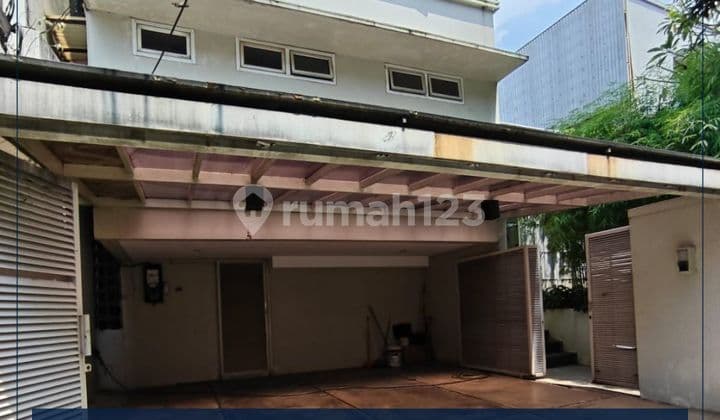 Cheap! 5-Bedroom House with Swimming Pool - Minimum 1-Year Lease