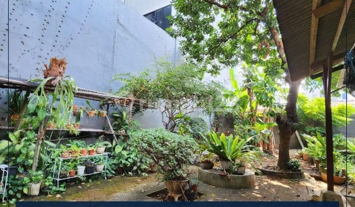 Quick Sale Below Market Price !! Corner House in Commercial Zone Rawa Belong