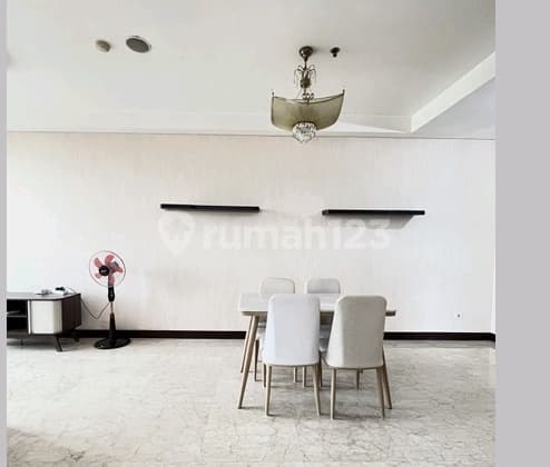 Apartemen 3 Kamar Tidur Furnished Bagus