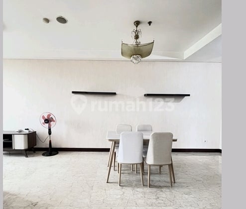 Apartemen 3 Kamar Tidur Furnished Bagus