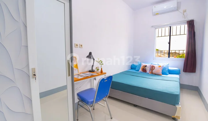 Mutiara 4 Boarding House Rental in Kalideres, Double Type Fully Furnished, Close to Airport Access and Mayora Group Offices.