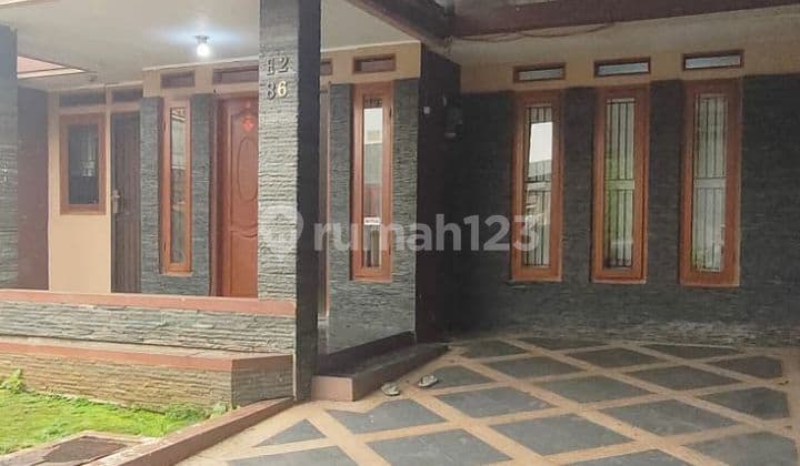 Rumah 2 lantai, sdh SHM, baru renovasi, dekat gerbang utama citra raya cikupa.