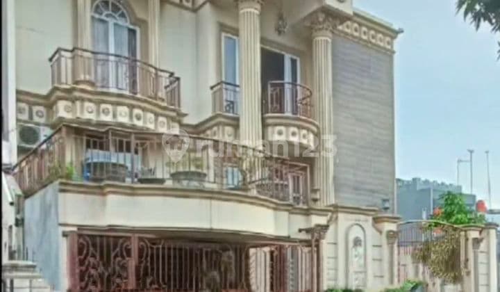 Rumah hoek 2.5 lantai, lokasi premium, dekat gerbang utama citra raya tangerang