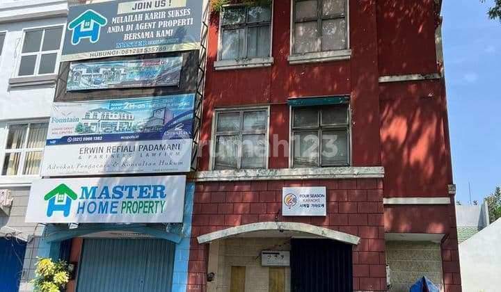 Ruko 3 lantai hoek di boulevard citra raya cikupa tangerang