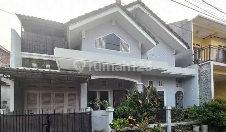 Rumah Hook 2 Lantai di Citra Raya, Tangerang