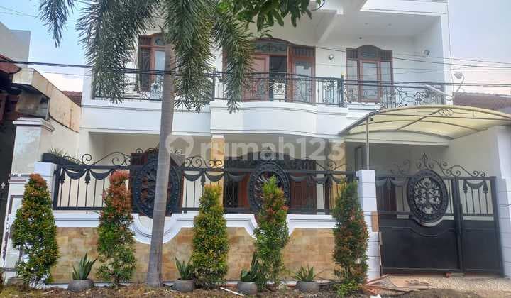 Rumah Cantik Ketintang Surabaya