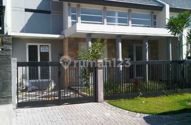 Disewakan Rumah Pantai Mentari - Akses Mudah