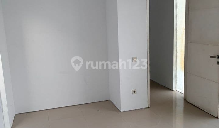 Disewakan rumah hunian modern murah 2lantai perumahan Forest Mansion surabaya barat , akses row lebar , keamanan 24jam , dekat Mall Pakuwon
