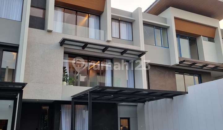 Hanya 1 Menit Ke The Spring Club! Rumah Heron Summarecon Gading Serpong