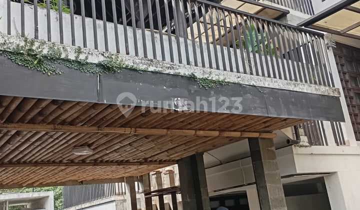 3-Story House in Cilandak, Near MRT Cipete and CITOS.