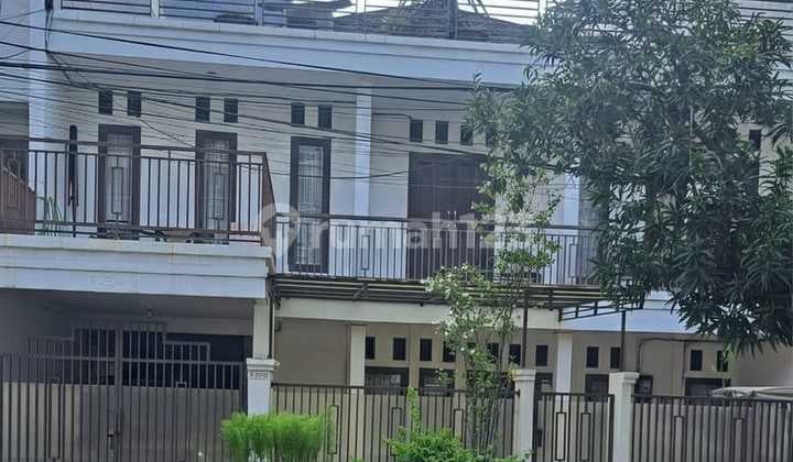 Rumah 2,5 Lantai Bagus Lokasi di Sunter