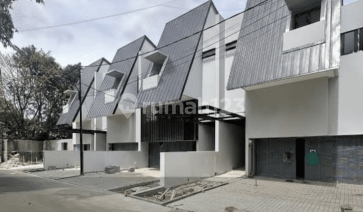 Jual Rumah Brand New Bagus di Jakarta Selatan