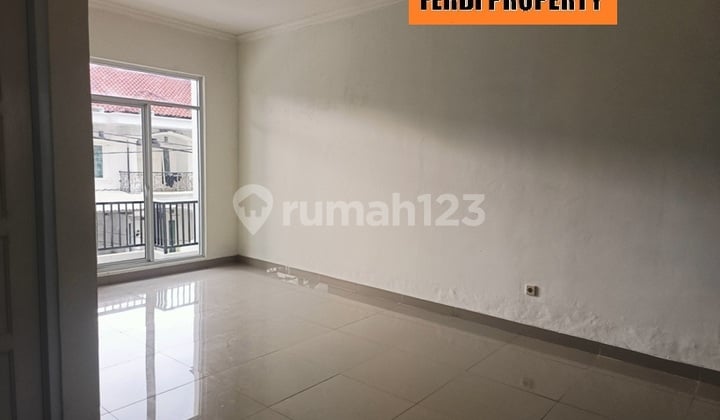 Rumah Bagus Unfurnished SHM 2 Lantai Dekat Area Fasum Bebasbanjir