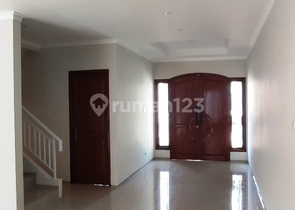 Bebas Banjir, Rumah, 2 Lantai, HGB 200 M2 Toll Jatikarya