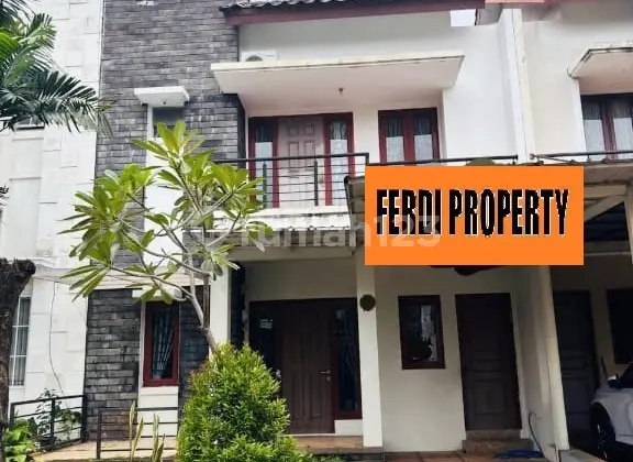 Bebas Banjir, Rumah, 2 Lantai, Dekat Akses Tol Depan Taman