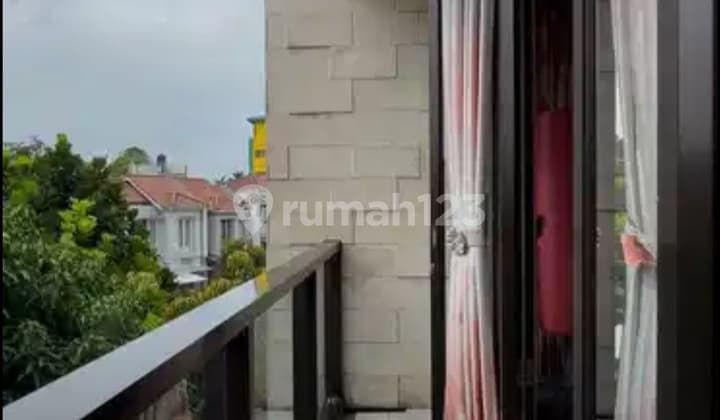 Rumah Bagus SHM Semi Furnish Lokasi Hook Akses 5 Pintu Toll