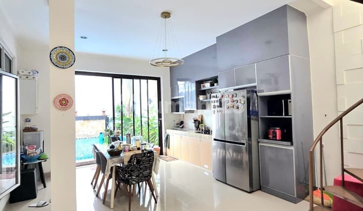 House, Freehold Title, Near Toll Access, Spacious Carport, Bonus Swimming Pool