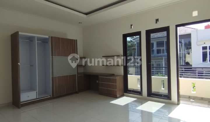 Dijual rumah 2Lantai cigadung Bandung