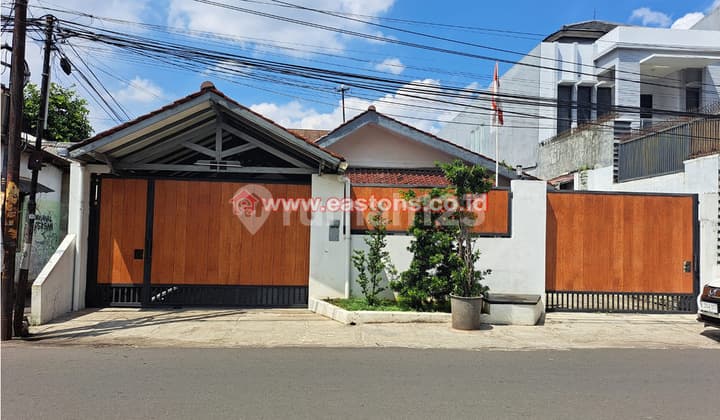 Nice House for Sale in Kebon Jeruk (Pd013847)