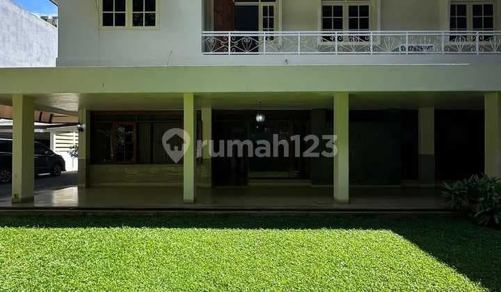 Spacious 1000 Square Meter House in Selong Kebayoran Baru