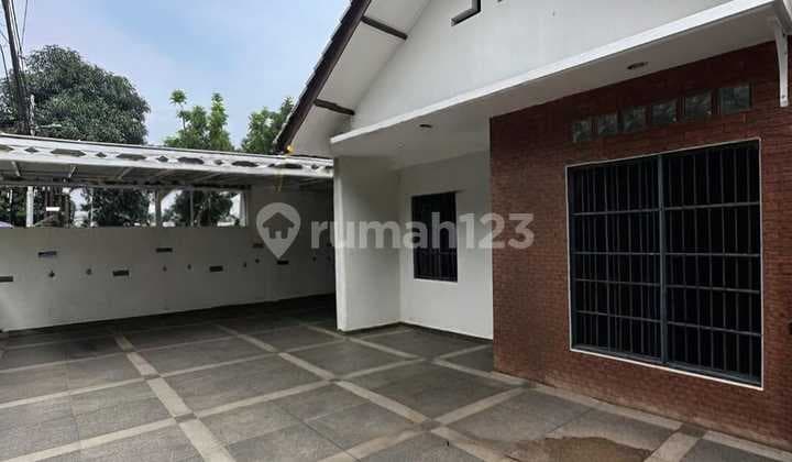 Rumah Senopati 2 Lantai Hadap Timur 3 Kamar Tidur