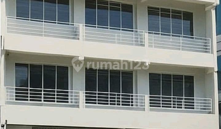 Ruko Gandeng 3 Di Jl Kapten Tendean Jakarta Selatan