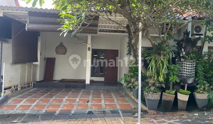 Rumah Jl Gn Salak Semi Furnished 10 Menit ke Seminyak