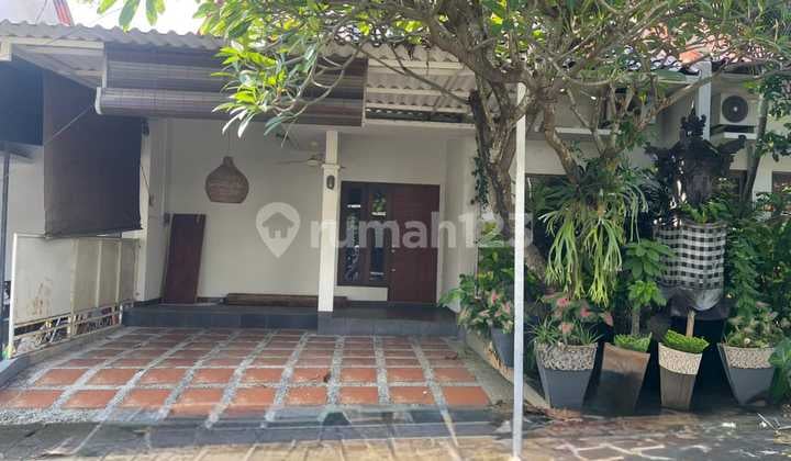 Rumah Jl Gn Salak Semi Furnished 10 Menit ke Seminyak
