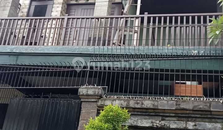 West Denpasar Gatsu house near KFC/McD intersection.