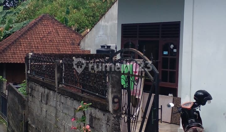 Rumah Bagus Unfurnished SHM di Jl Muding Kelod , Badung