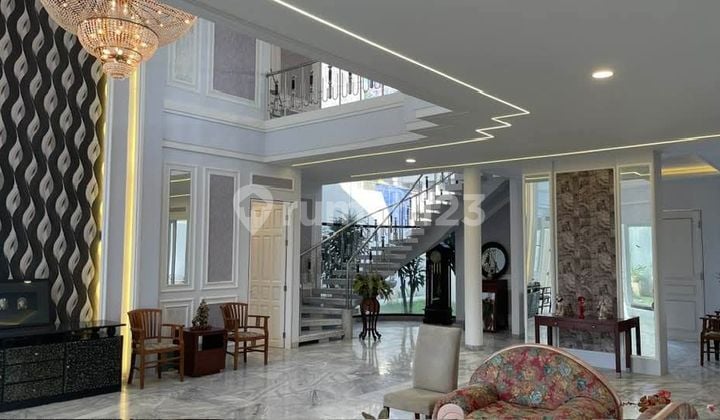 LUXURY AND STRATEGIC MINIMALIST HOUSE DENPASAR GATSU