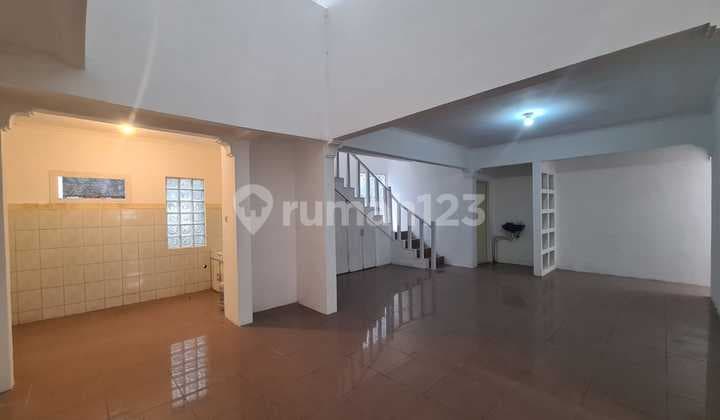 For Sale Ready-to-Occupy House in Kebayoran Baru