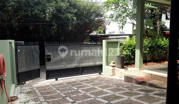 House for rent can be used as an office in Kebayoran Baru
