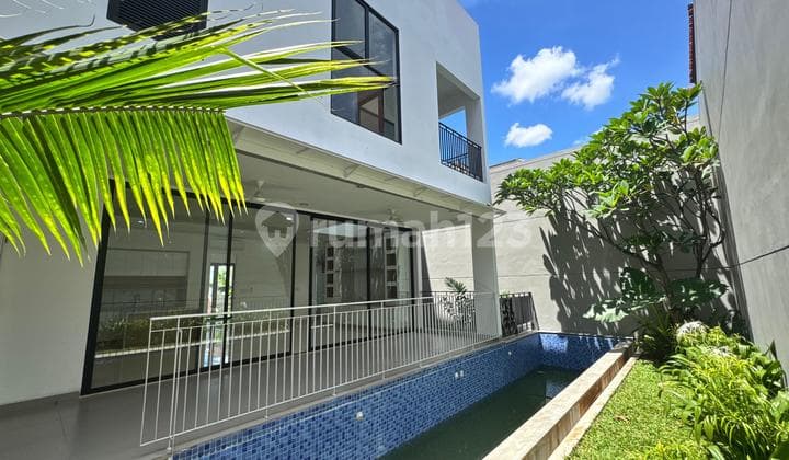 Rumah di Senopati , Kebayoran Baru, Dekat Scbd