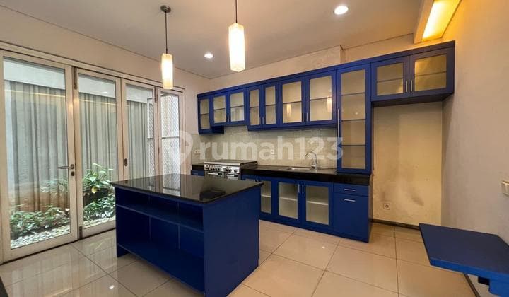 Semi Furnished Luxury House In Kebayoran Baru - Close To Senopati Area