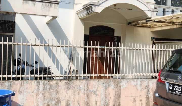 For Sale Old Land-Priced House in Ciomas Senopati Kebayoran Baru – Strategic Location Near SCBD