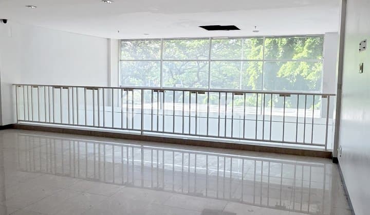 Jual Murah! Gedung 5 Lantai eks Hotel di Area Menteng