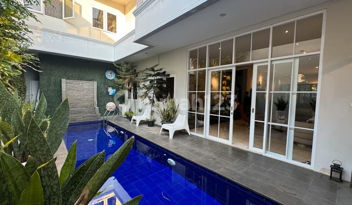 For Sale Luxury House in Kebayoran Baru, Pakubuwono Area - Fully Furnished, Rare Find!