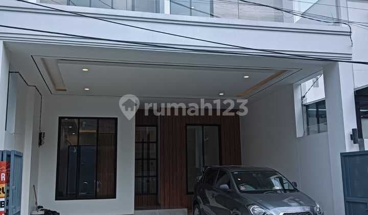 Jual Cepat Murah Rumah Baru 3 Lantai Di Pondok Indah – Kolam Renang Pribadi, Siap Huni
