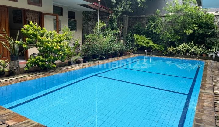 Jual Rumah 1 Lantai di Ampera Kemang-Taman Luas, Ada Pool, Akses Tol