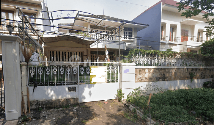 Dijual Rumah Lama 2 Lantai di Pondok Indah - Hitung Tanah, Cocok untuk Hunian atau Investasi