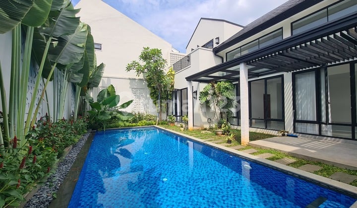 Siap Huni! Rumah 2 Lantai Cantik & Luas 4Kt 4Km, Jalan Lebar, Tenang, Area Selong