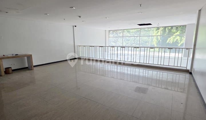 Jual Murah! Gedung 5 Lantai eks Hotel di Area Menteng