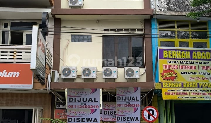 Ruko 3 Lantai di Jalan Karanggetas