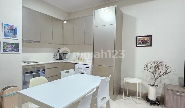 Disewakan District 8 Apartemen Senopati 1 BR Furnished