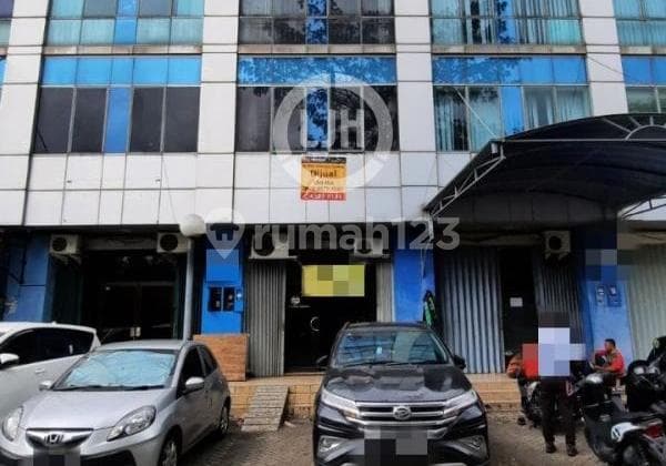 Ruko di Mega Grosir Cempaka Mas Area Jakarta Pusat