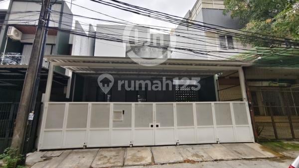 Rumah Full Furnished di Banyo Raya Bcs, Kelapa Gading, Jakarta Utara