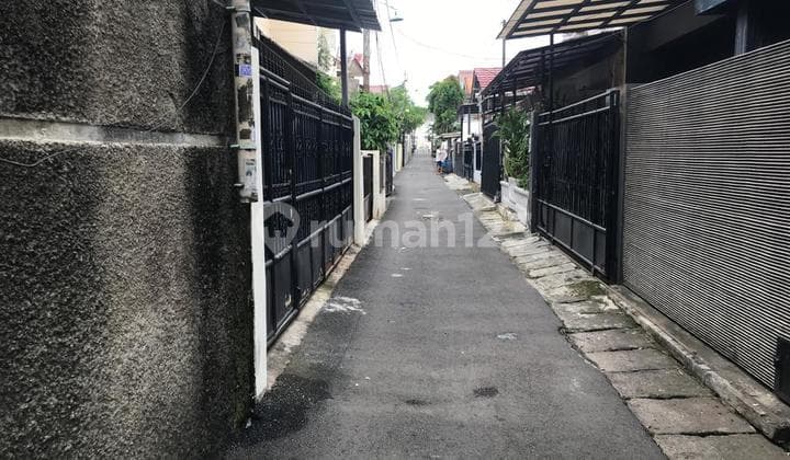 Rumah Tebet dekat taman siap huni