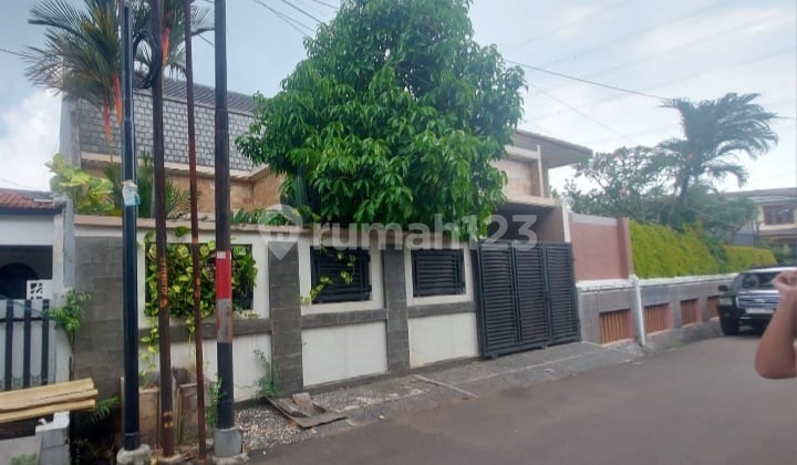 Rumah di komplek Wijaya Kusuma Duren Sawit Jakarta Timur